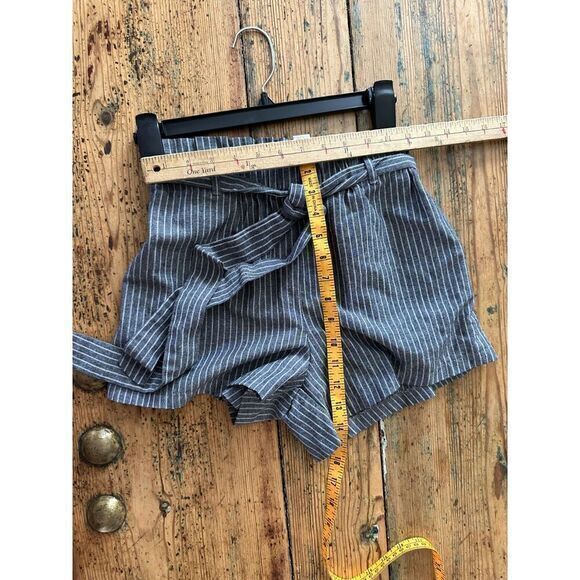 Hesperus Gray and White Shorts - Picture 5 of 7